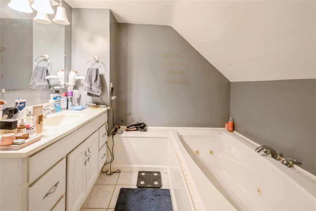 43 Maple Avenue, Suffern, NY 10901 - Photo 9 of 21