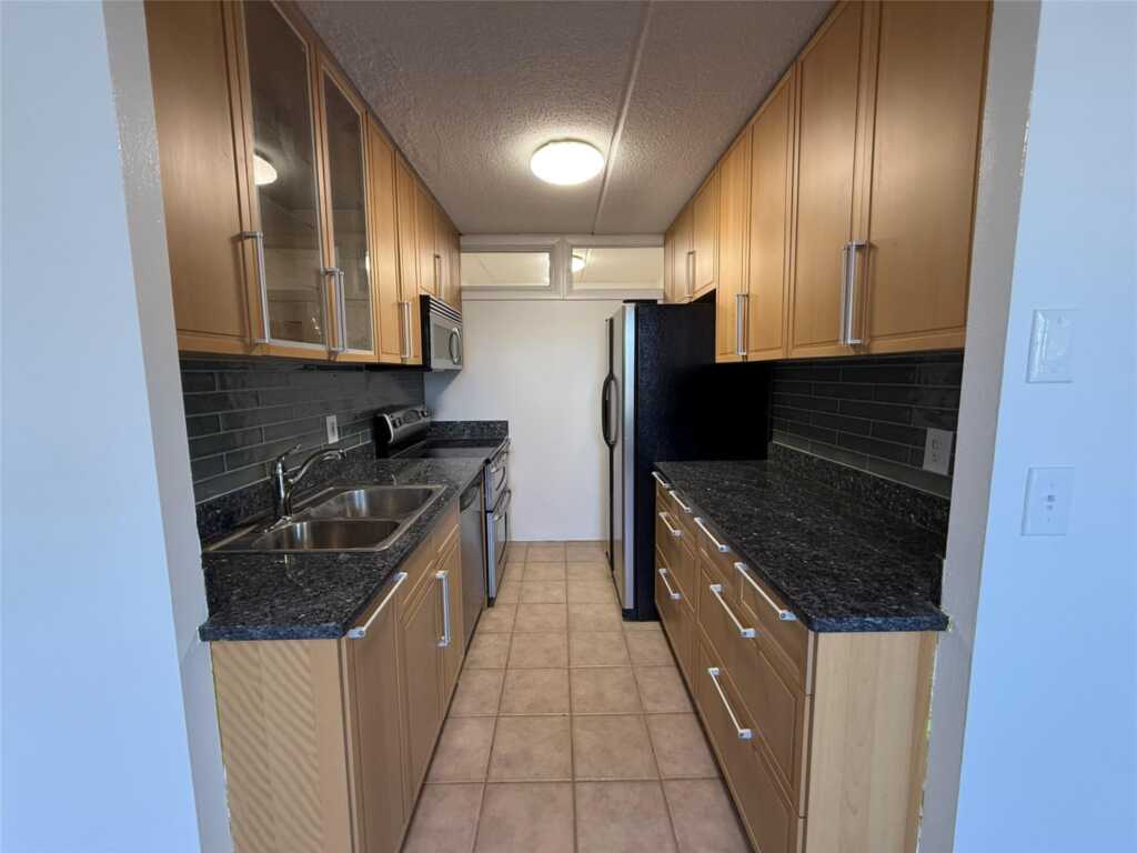 35 Park Avenue, Unit #3D, Suffern, NY 10901 - Photo 3 of 10