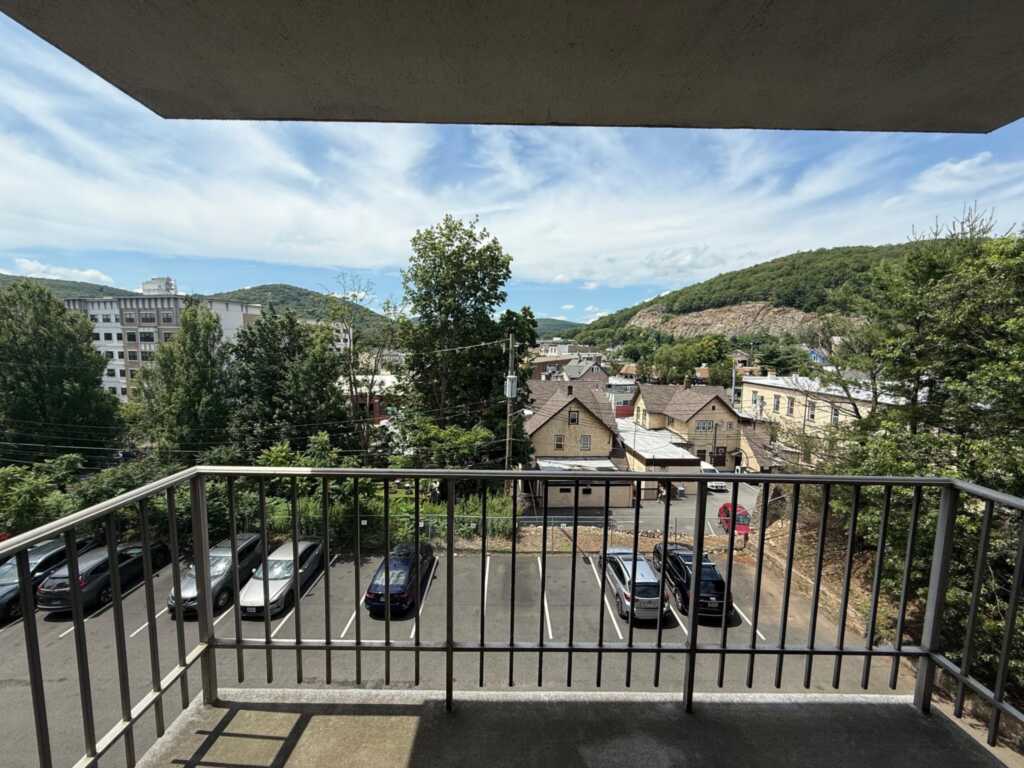 35 Park Avenue, Unit #3D, Suffern, NY 10901 - Photo 6 of 10