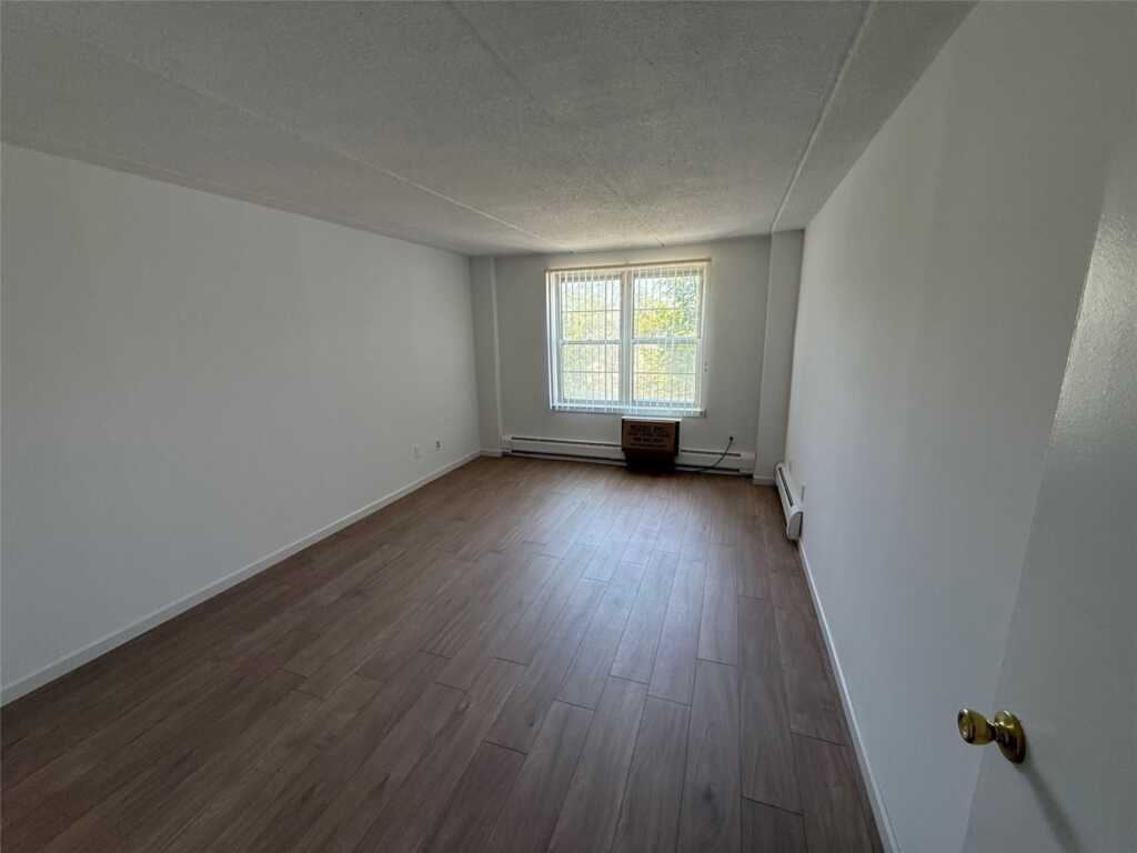 35 Park Avenue, Unit #3D, Suffern, NY 10901 - Photo 7 of 10