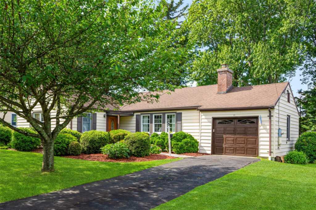 16 Ria Drive, White Plains, NY 10605
