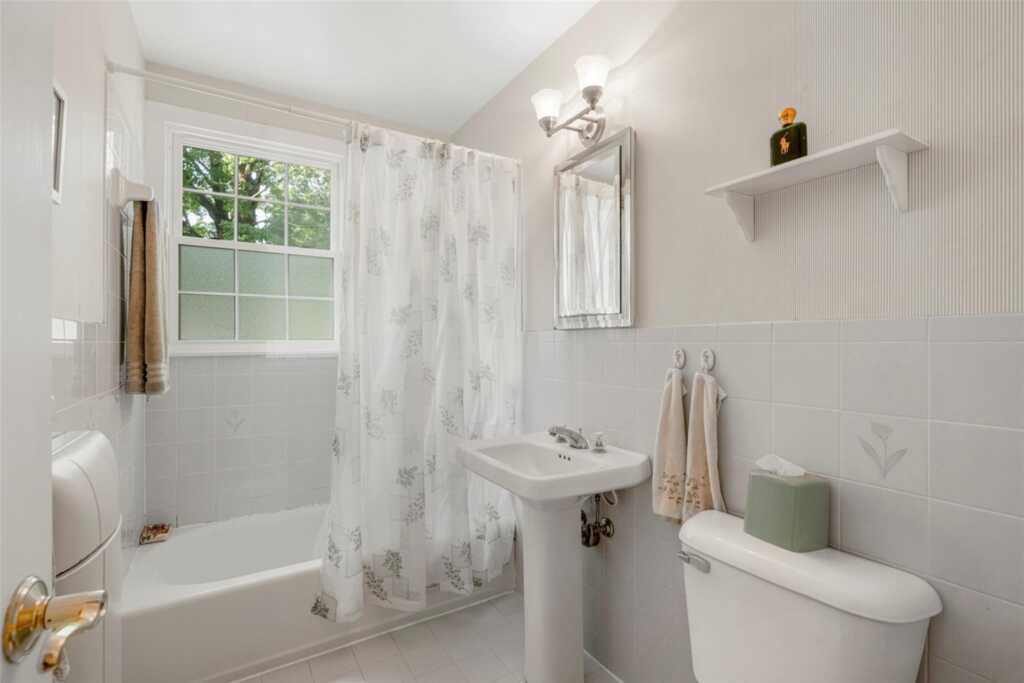 16 Ria Drive, White Plains, NY 10605 - Photo 15 of 31