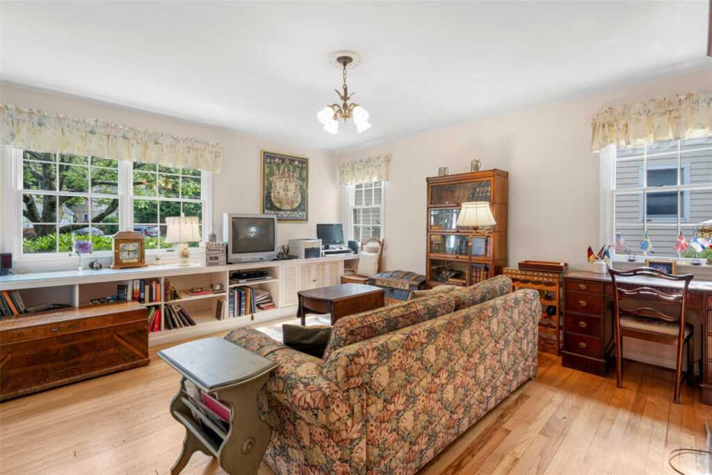 16 Ria Drive, White Plains, NY 10605 - Photo 16 of 31