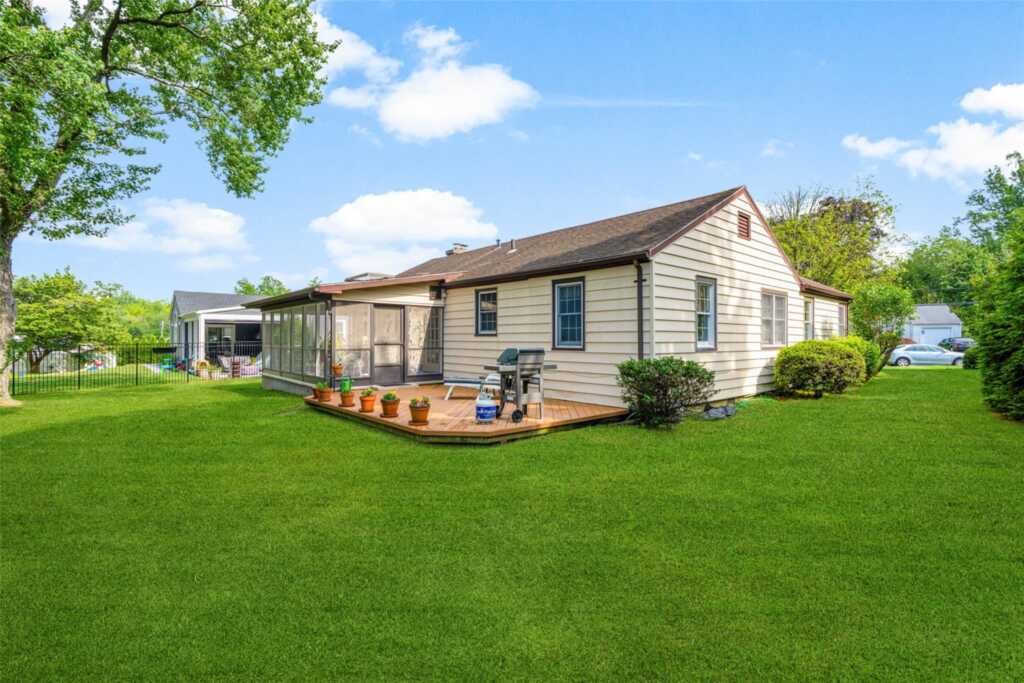 16 Ria Drive, White Plains, NY 10605 - Photo 28 of 31