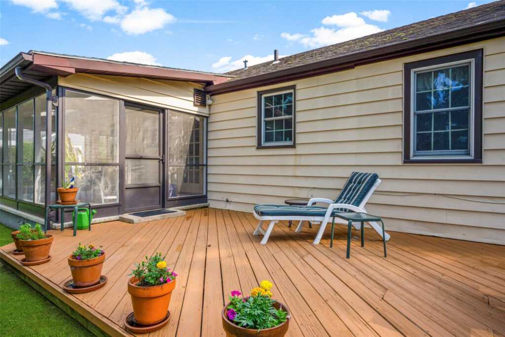 16 Ria Drive, White Plains, NY 10605 - Photo 29 of 31