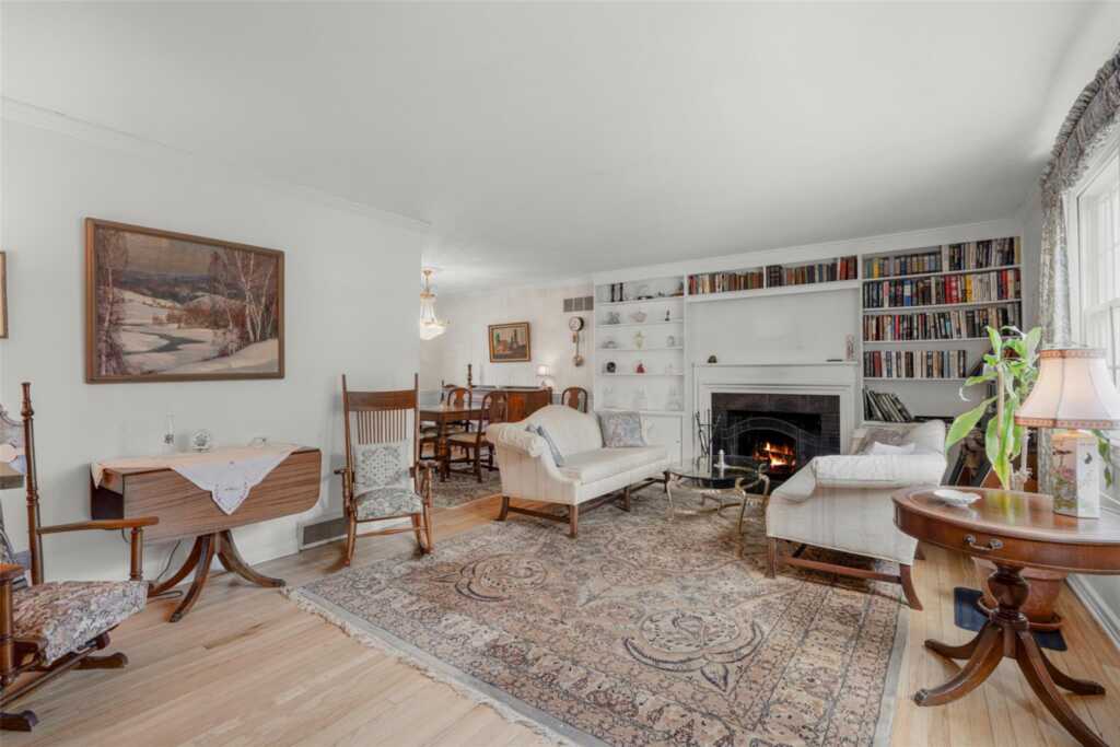 16 Ria Drive, White Plains, NY 10605 - Photo 7 of 31