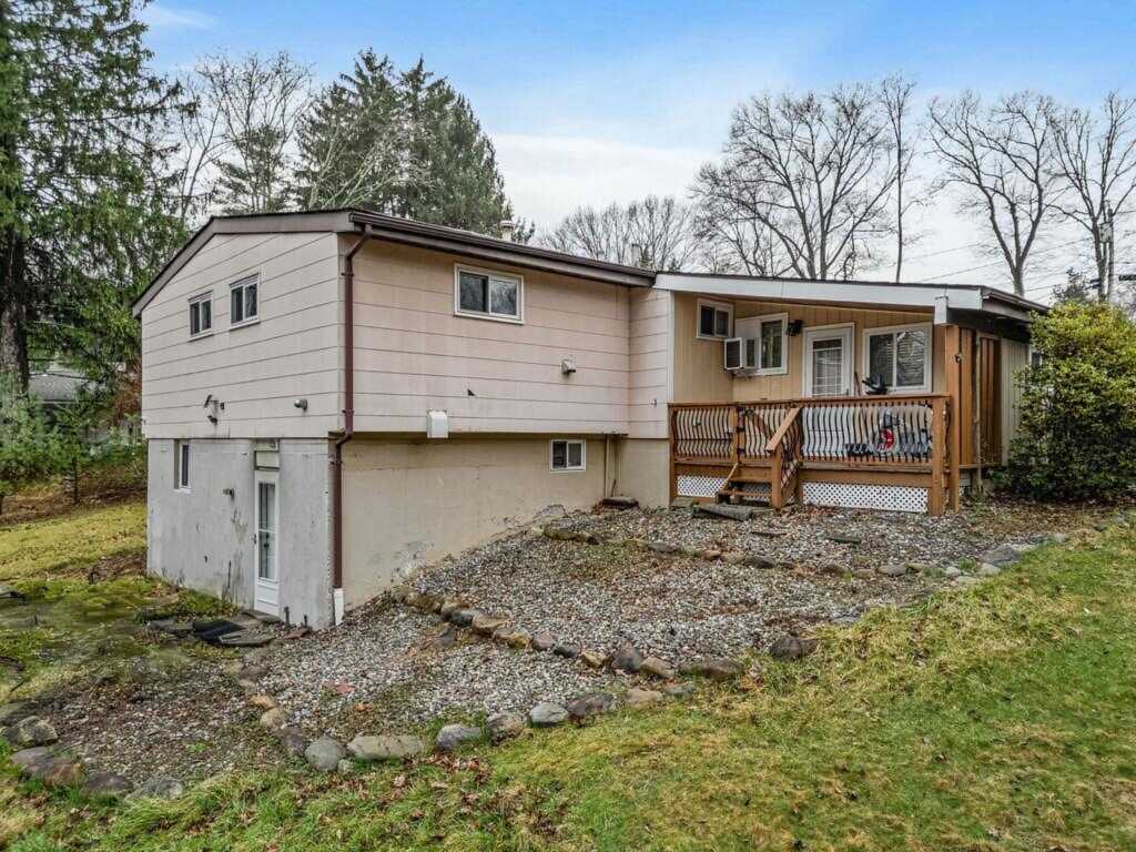 83 Hall Avenue, New City, NY 10956 - Photo 20 of 23