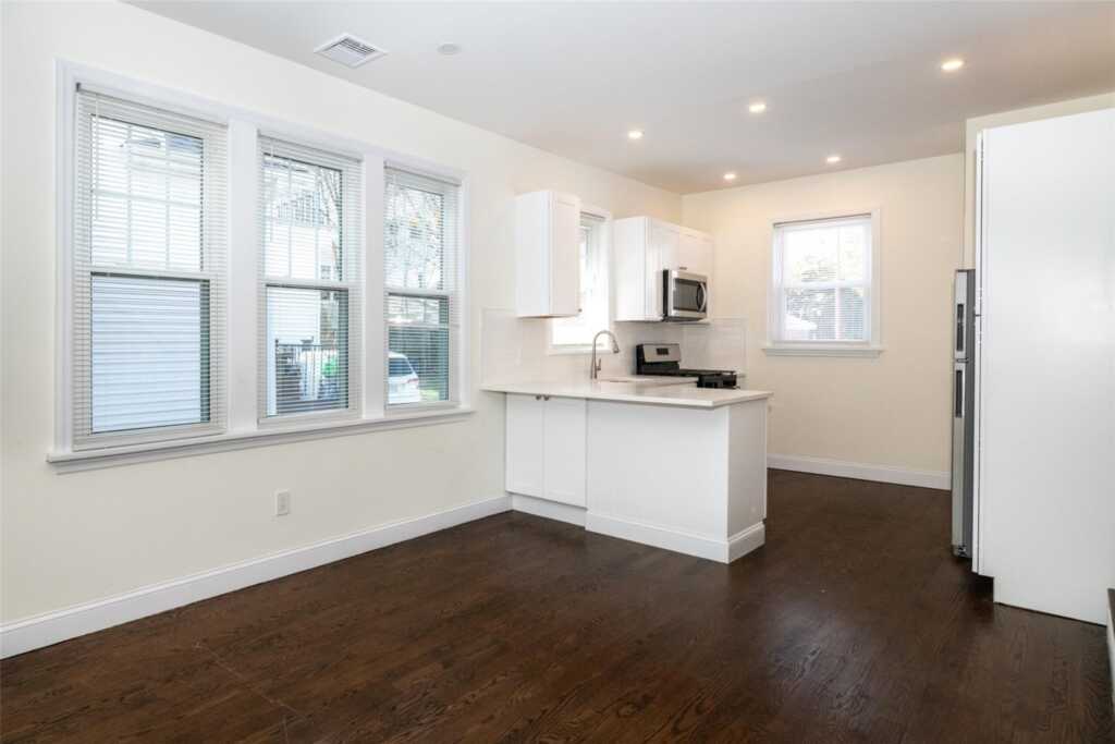187 Pelham Road, New Rochelle, NY 10805 - Photo 12 of 26