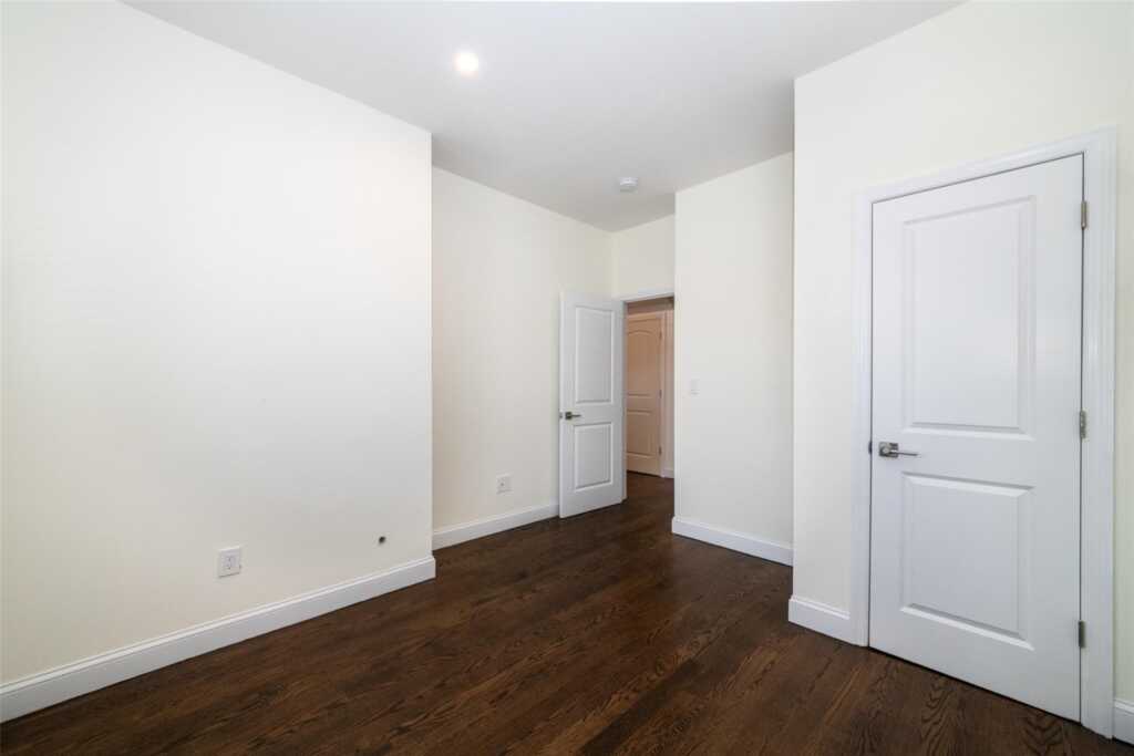 187 Pelham Road, New Rochelle, NY 10805 - Photo 14 of 26