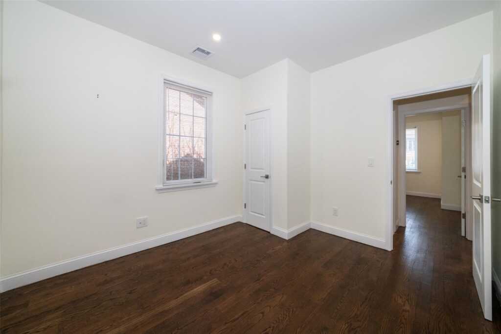 187 Pelham Road, New Rochelle, NY 10805 - Photo 16 of 26
