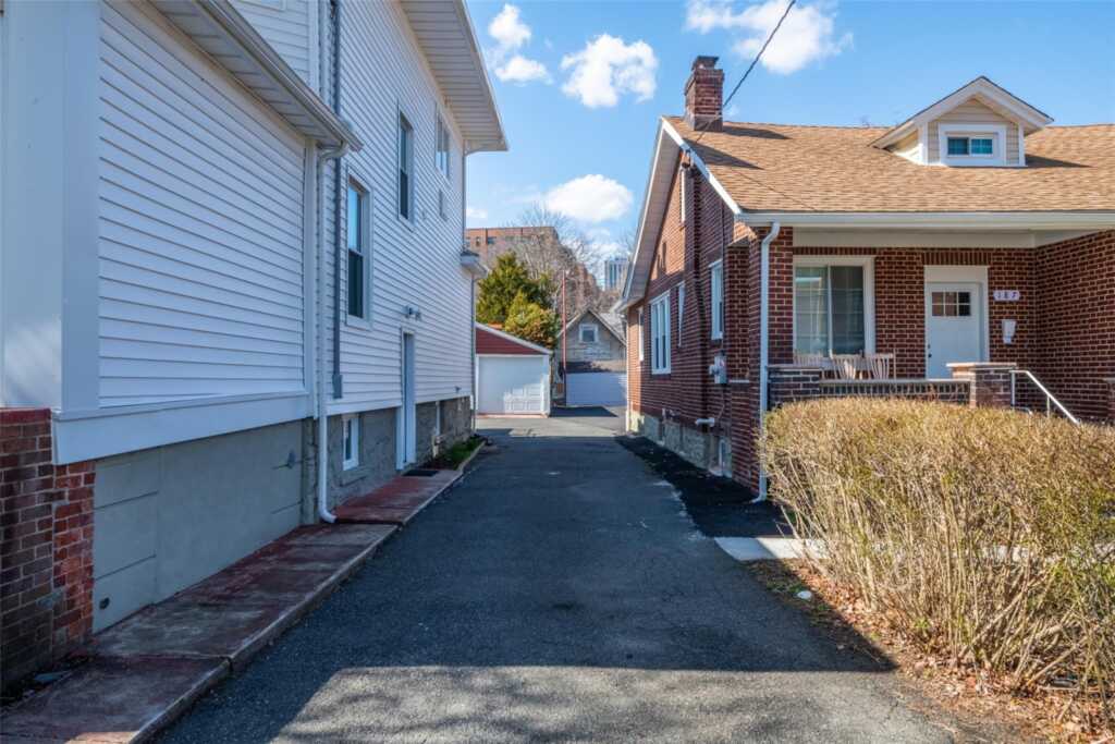 187 Pelham Road, New Rochelle, NY 10805 - Photo 24 of 26