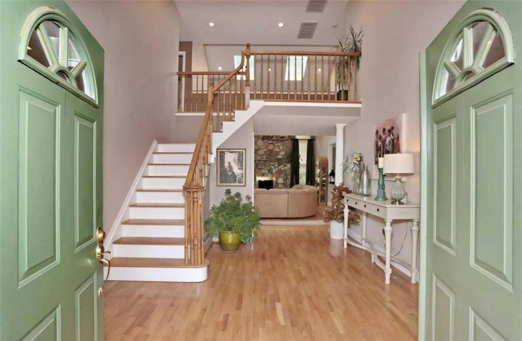 18 Mesa Place, Nanuet, NY 10954 - Photo 3 of 34