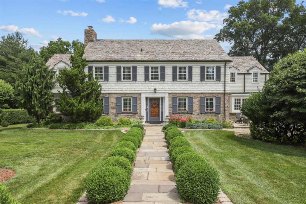 31 Colonial Road, White Plains, NY 10605