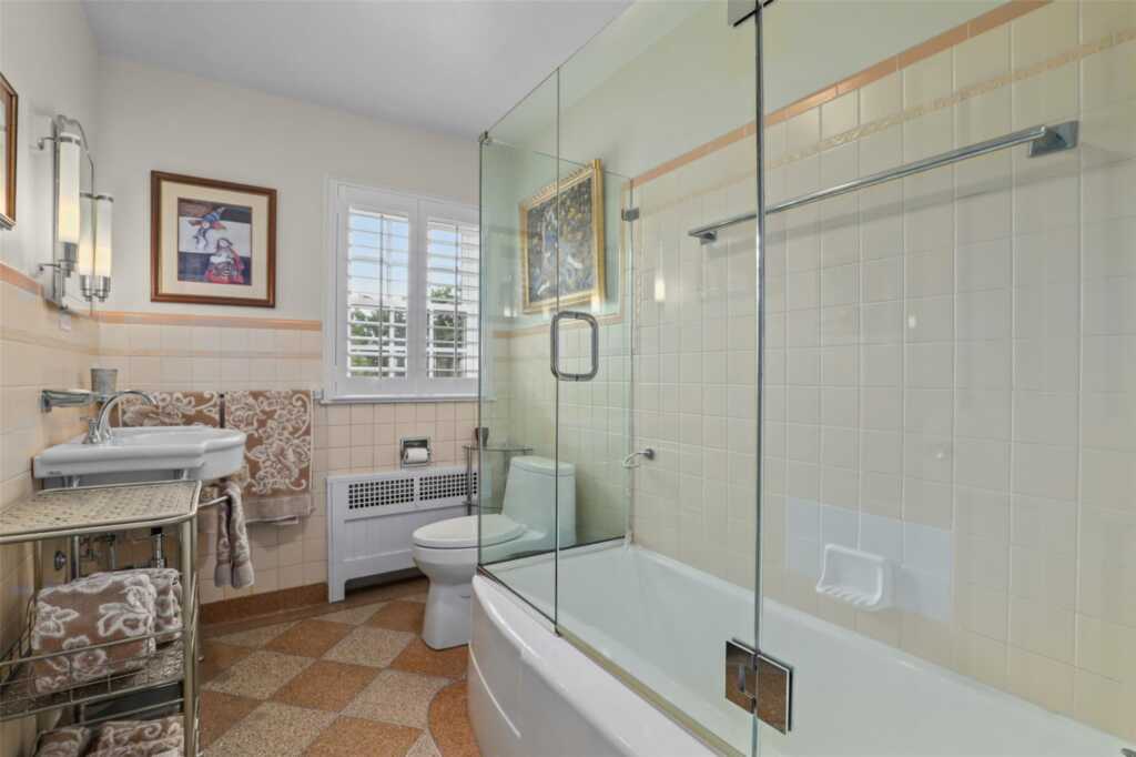 31 Colonial Road, White Plains, NY 10605 - Photo 17 of 31