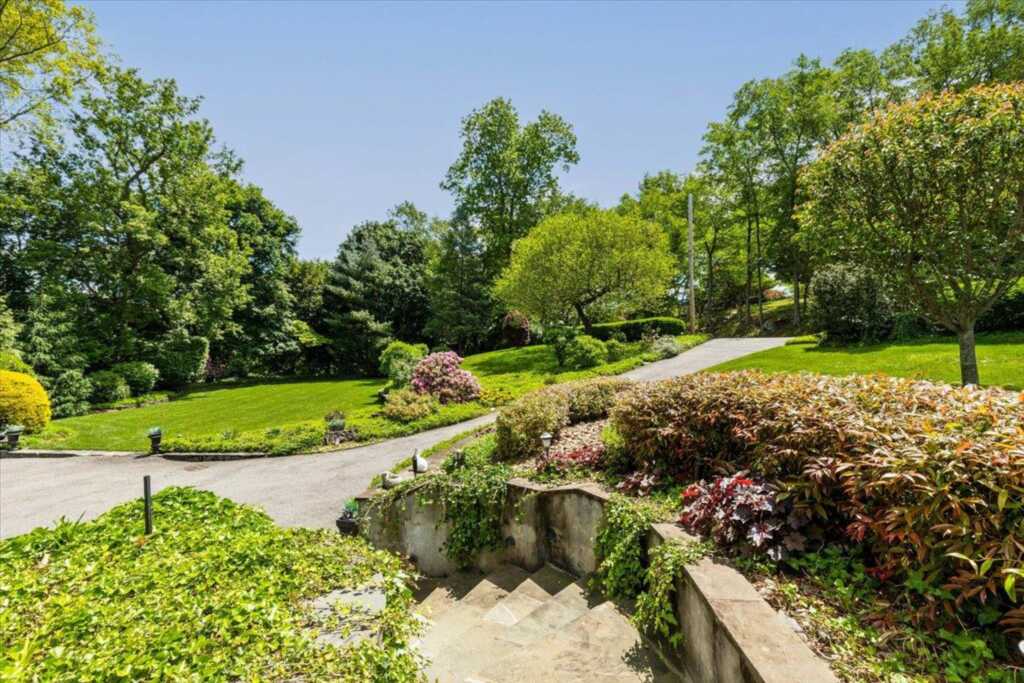 31 Colonial Road, White Plains, NY 10605 - Photo 21 of 31