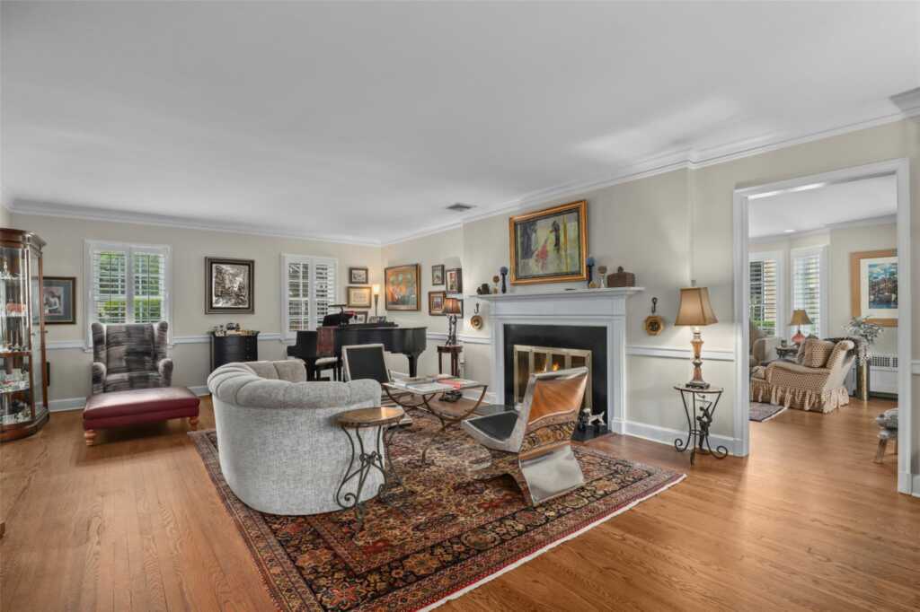 31 Colonial Road, White Plains, NY 10605 - Photo 4 of 31