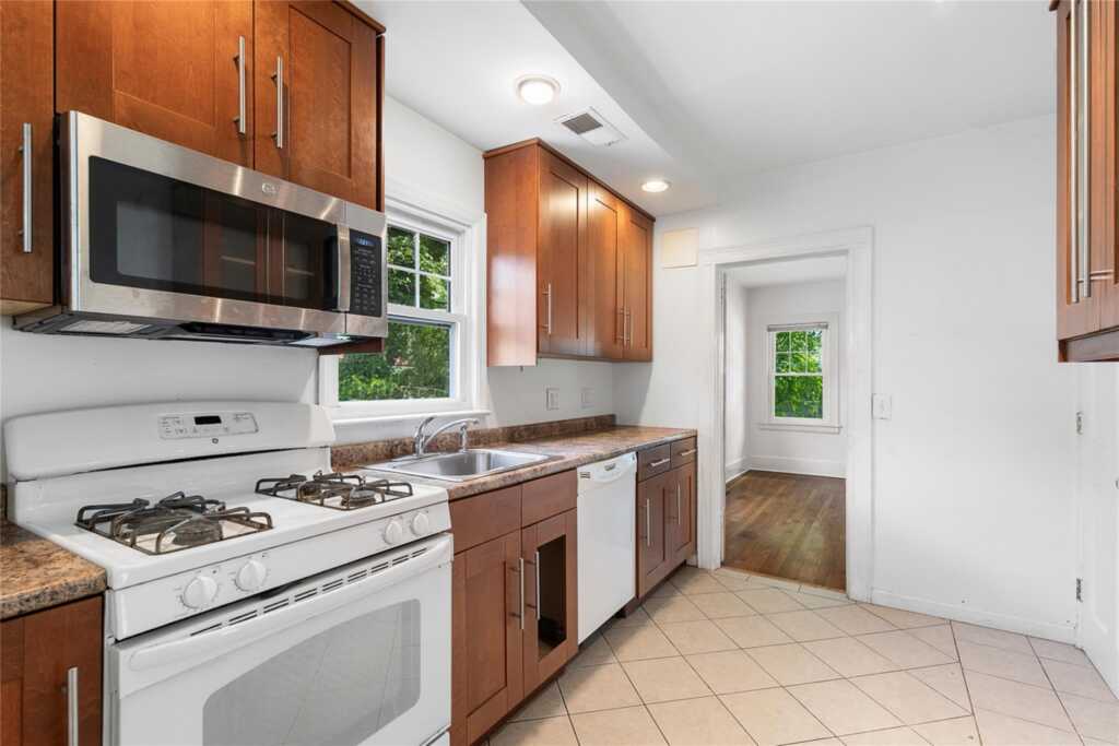 15 Roosevelt Avenue, Rye, NY 10580 - Photo 10 of 25