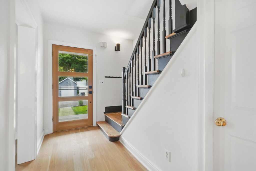 410 Hunter Street, Rye, NY 10543 - Photo 4 of 41