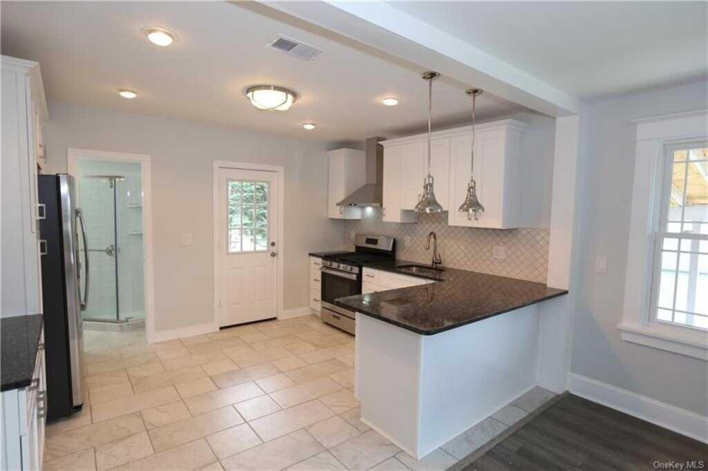 6 Catherine Street, Unit #A, Nyack, NY 10960 - Photo 3 of 13