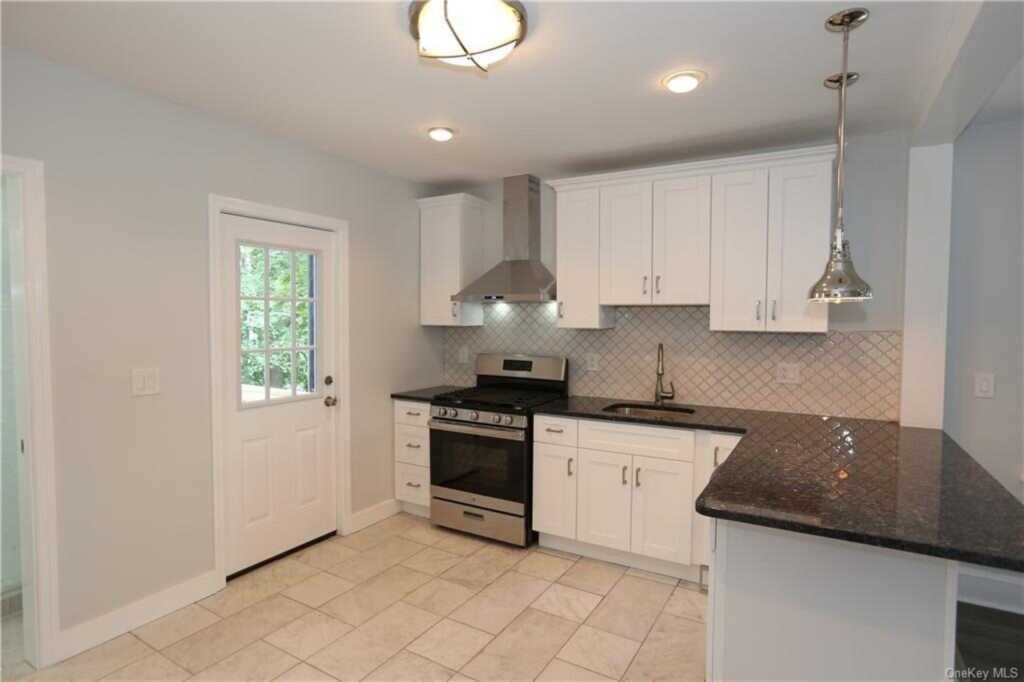 6 Catherine Street, Unit #A, Nyack, NY 10960 - Photo 8 of 13