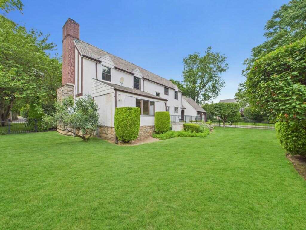 75 Lord Kitchener Road, New Rochelle, NY 10804 - Photo 13 of 47