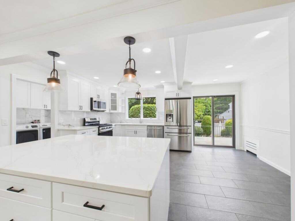 75 Lord Kitchener Road, New Rochelle, NY 10804 - Photo 17 of 47