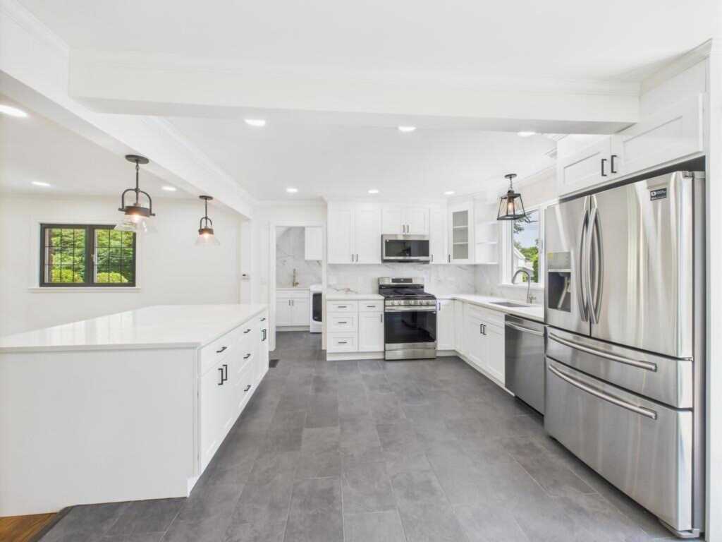 75 Lord Kitchener Road, New Rochelle, NY 10804 - Photo 18 of 47