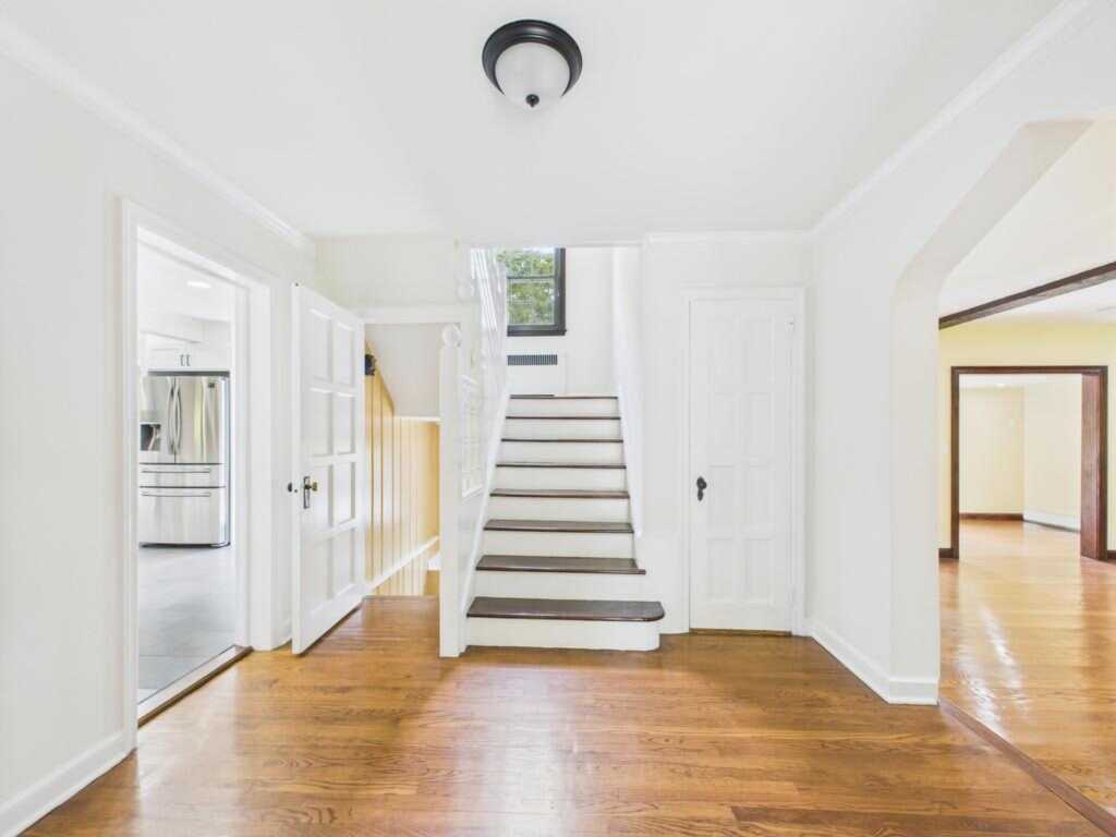 75 Lord Kitchener Road, New Rochelle, NY 10804 - Photo 21 of 47