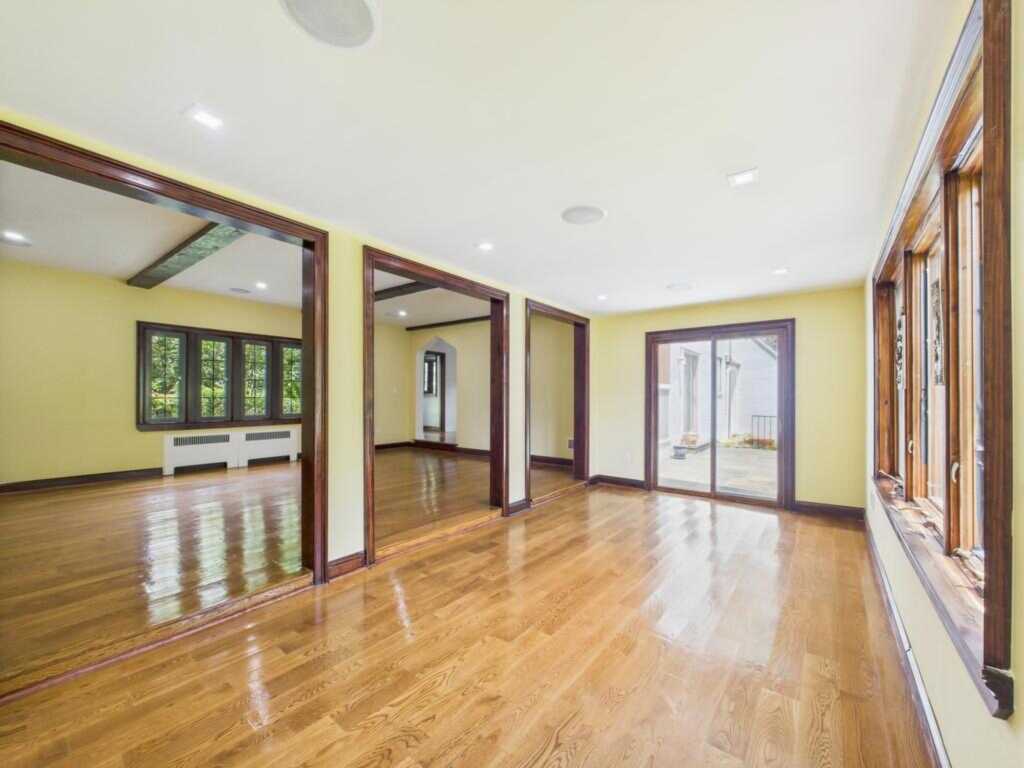 75 Lord Kitchener Road, New Rochelle, NY 10804 - Photo 23 of 47