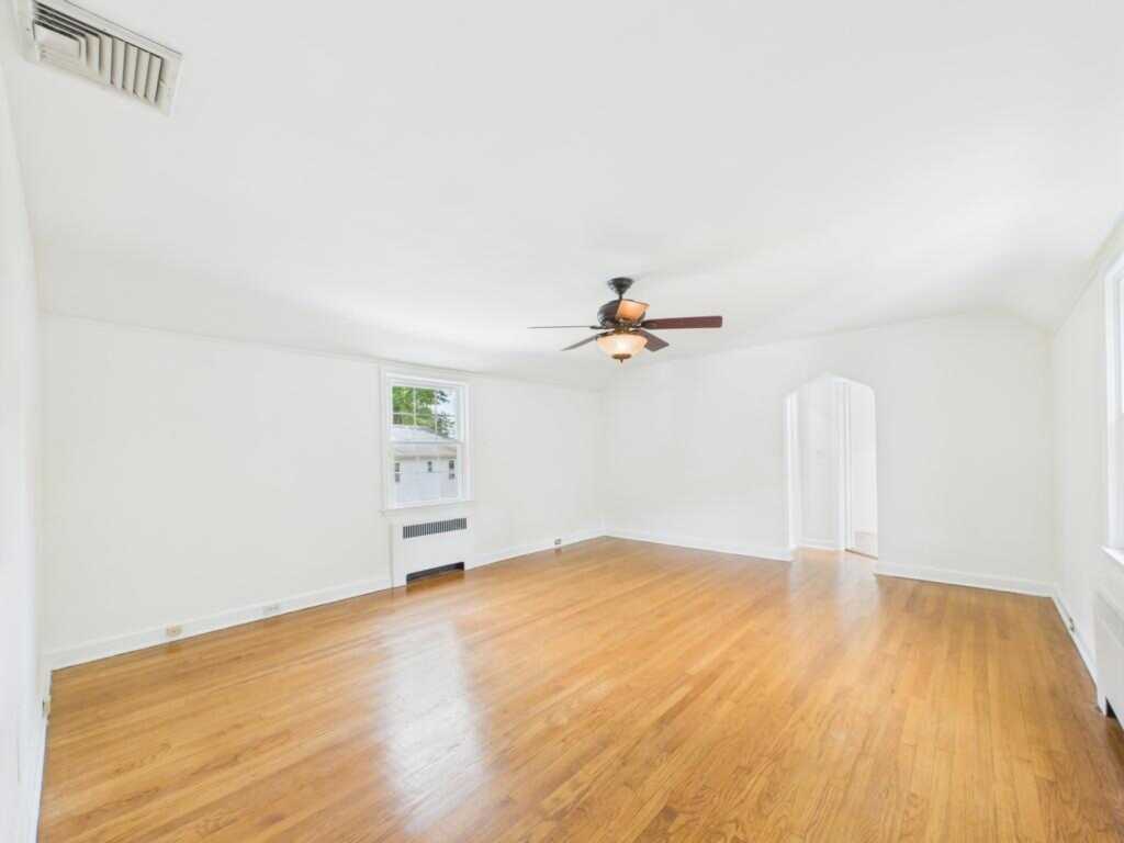 75 Lord Kitchener Road, New Rochelle, NY 10804 - Photo 25 of 47