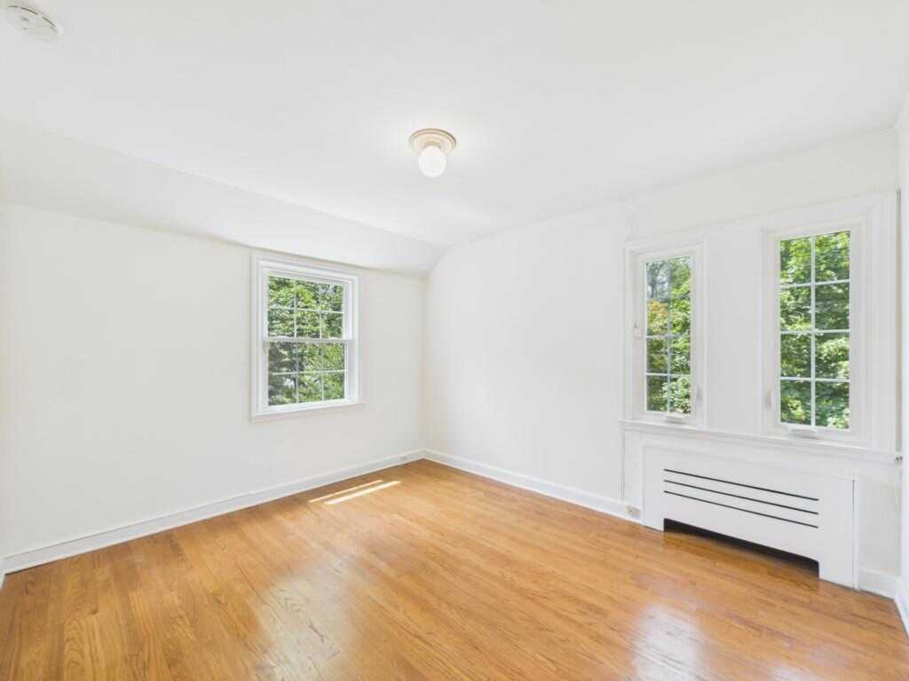 75 Lord Kitchener Road, New Rochelle, NY 10804 - Photo 27 of 47
