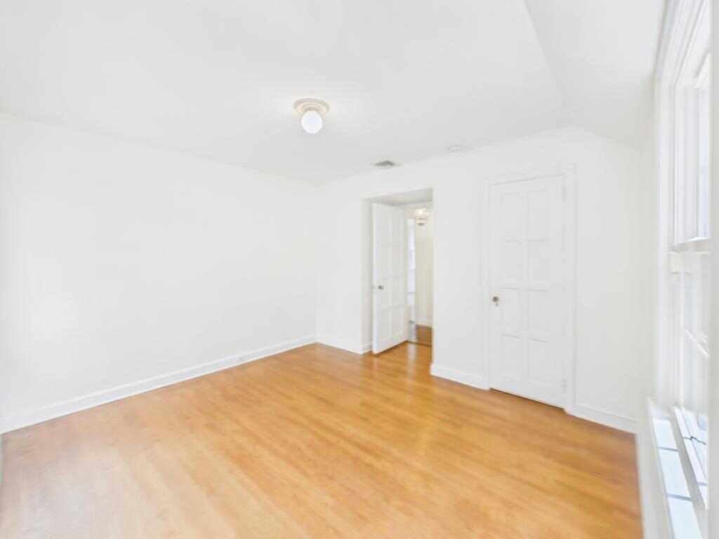 75 Lord Kitchener Road, New Rochelle, NY 10804 - Photo 28 of 47