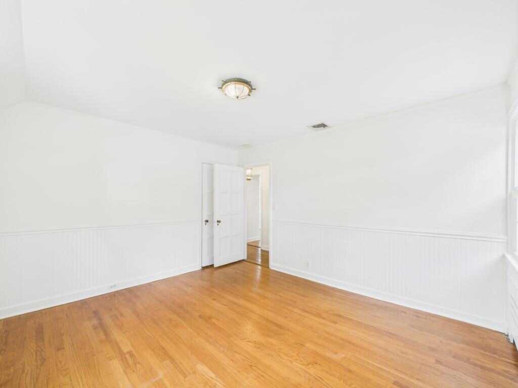 75 Lord Kitchener Road, New Rochelle, NY 10804 - Photo 30 of 47