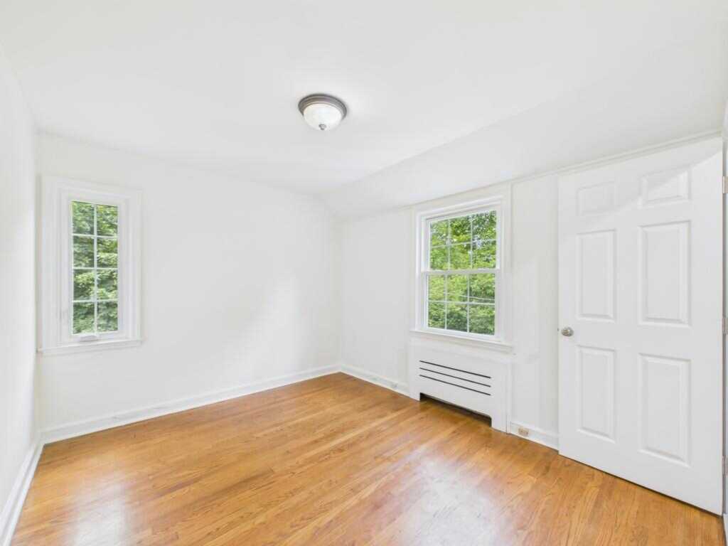 75 Lord Kitchener Road, New Rochelle, NY 10804 - Photo 31 of 47