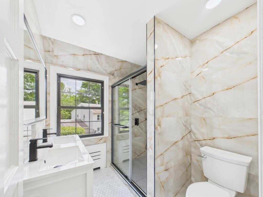 75 Lord Kitchener Road, New Rochelle, NY 10804 - Photo 6 of 47