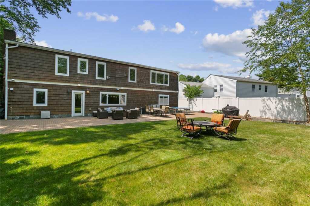 691 Wilmot Road, New Rochelle, NY 10583 - Photo 3 of 29