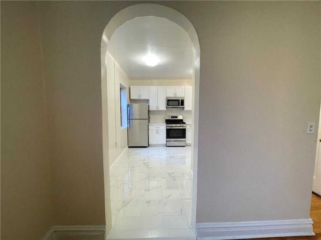 110 Stonelea Place, Unit #2F, New Rochelle, NY 10801 - Photo 10 of 16