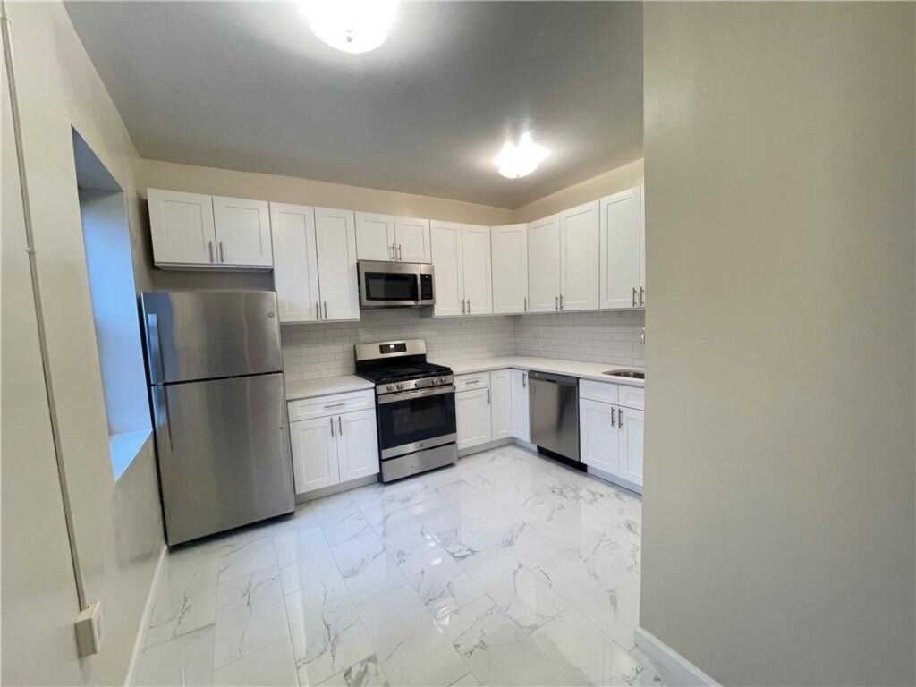110 Stonelea Place, Unit #2F, New Rochelle, NY 10801 - Photo 11 of 16