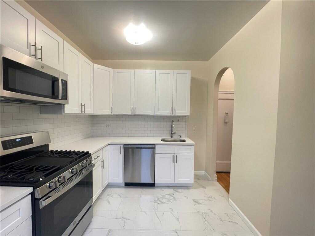 110 Stonelea Place, Unit #2F, New Rochelle, NY 10801 - Photo 12 of 16