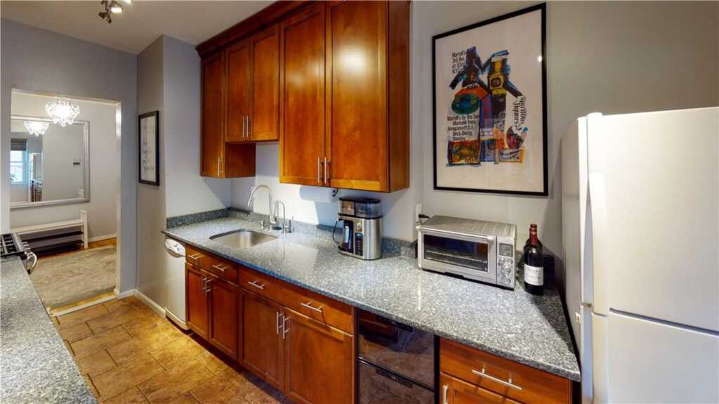 42 Barker Avenue, Unit #4G, White Plains, NY 10601 - Photo 5 of 22