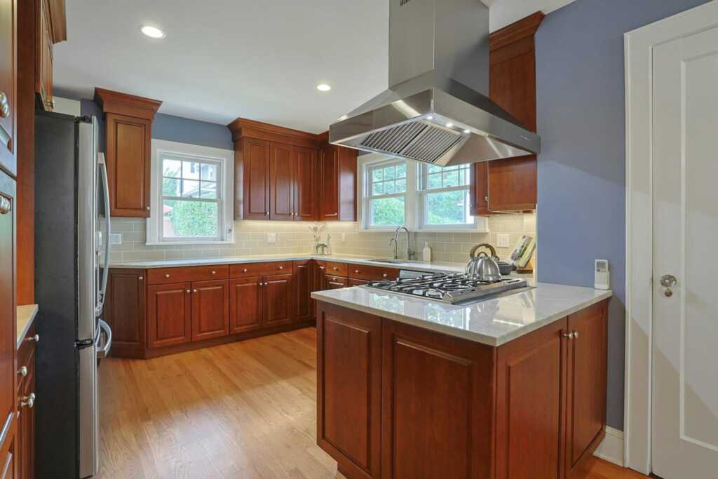 48 Faneuil Place, New Rochelle, NY 10801 - Photo 13 of 48