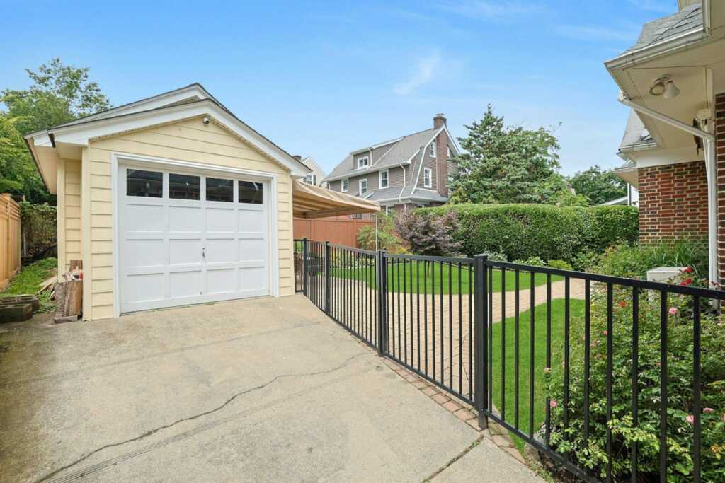 48 Faneuil Place, New Rochelle, NY 10801 - Photo 40 of 48