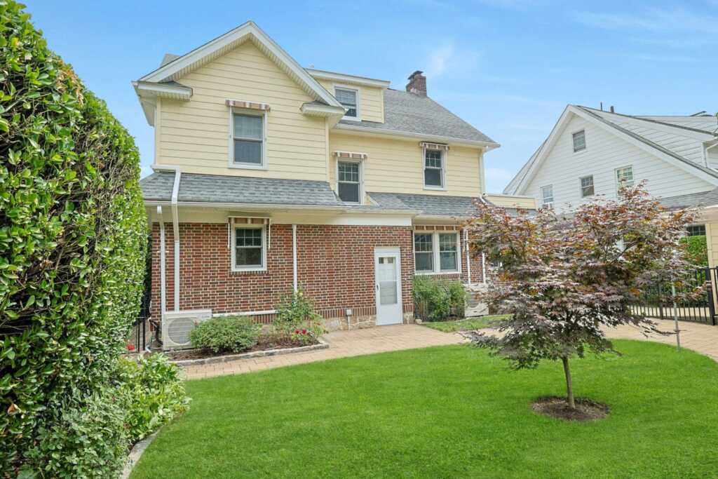 48 Faneuil Place, New Rochelle, NY 10801 - Photo 43 of 48