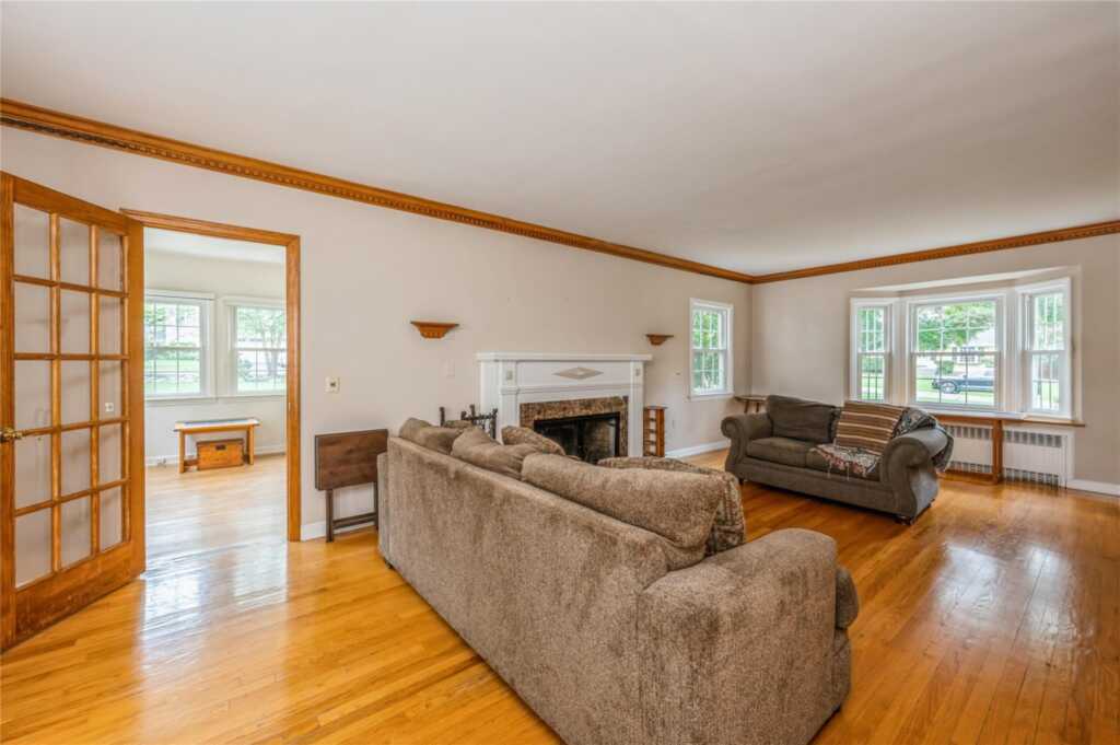 35 Glenwood Road, New City, NY 10956 - Photo 10 of 37