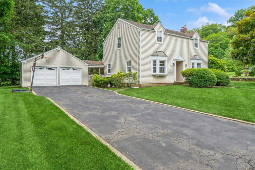 35 Glenwood Road, New City, NY 10956 - Photo 3 of 37