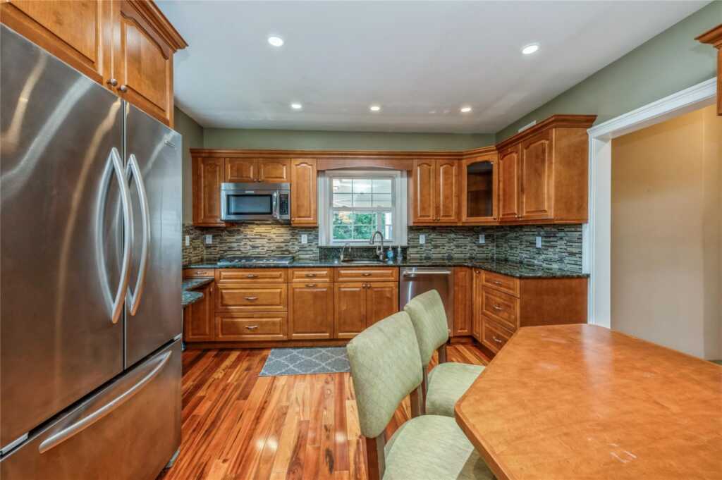 35 Glenwood Road, New City, NY 10956 - Photo 4 of 37