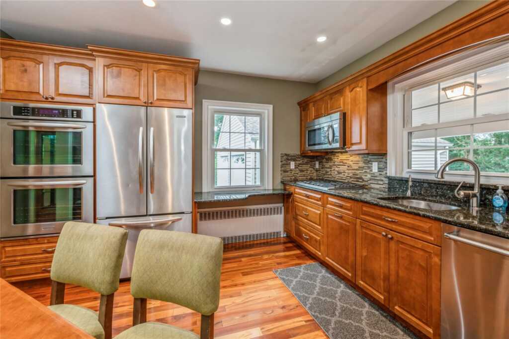 35 Glenwood Road, New City, NY 10956 - Photo 6 of 37