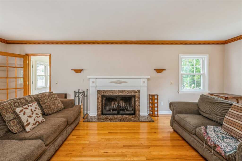 35 Glenwood Road, New City, NY 10956 - Photo 9 of 37