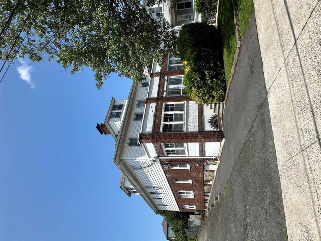 7 Flower Street, New Rochelle, NY 10801