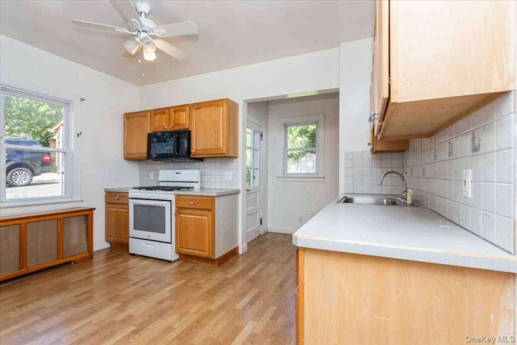 7 Flower Street, New Rochelle, NY 10801 - Photo 12 of 28